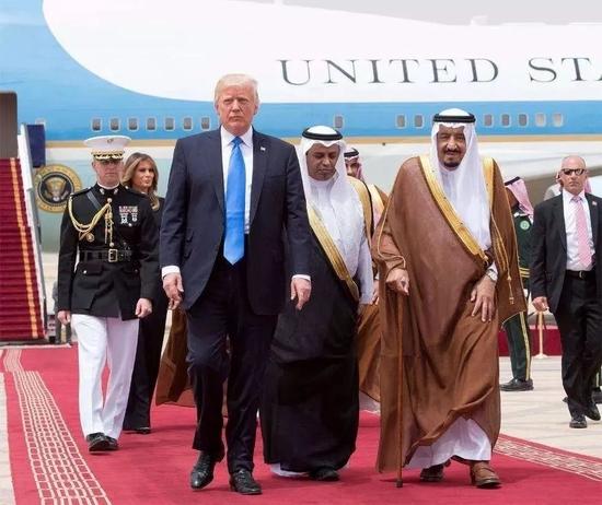 放下身段出访沙特，拜登政府的中东政策越来越“特朗普”化了