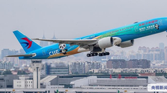 首架"进博号"主题彩绘飞机