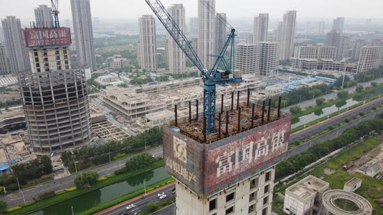 停工中的大楼 图片来源:镁编 摄
