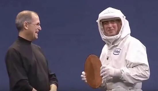 Intel CEO欧德宁向乔布斯交付芯片,2006年