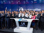 瑞幸咖啡上市首日大涨，叫板星巴克更有底气？