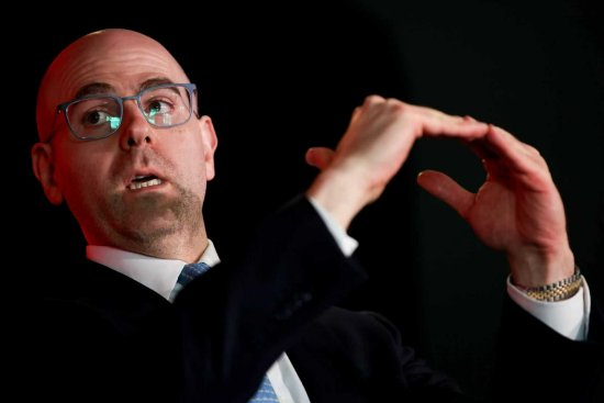 美联储官员频频释放按兵不动信号 强调维护央行独立性