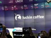 史上最快IPO瑞幸登陆纳斯达克 上市首日开盘大涨47%