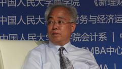 中国人民大学商学院会计系教授赵西卜主持论坛