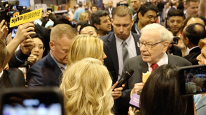 巴菲特接受媒体采访