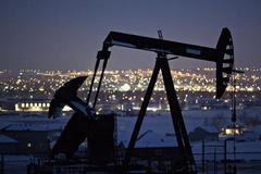 OPEC+会议延期 美油重挫8%