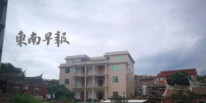 仑苍村人口_仑苍中学毕业照(3)