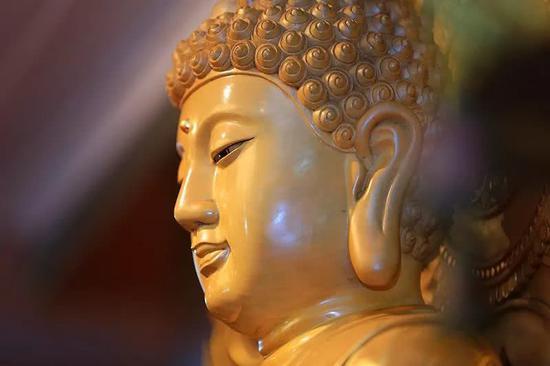 佛教主张十方有无数世界及净土,称为十方世界、十方法界