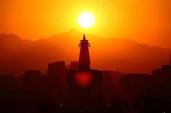 在修行的过程中,应该把所有期求、期盼的目的暂时忘掉