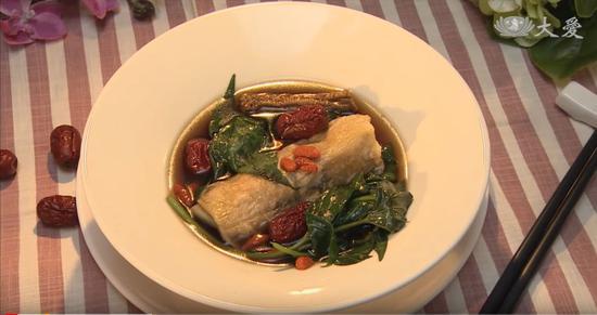 素食养生:黑芝麻菜卷药膳汤