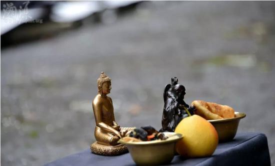 剩饭剩菜等可以供佛吗?