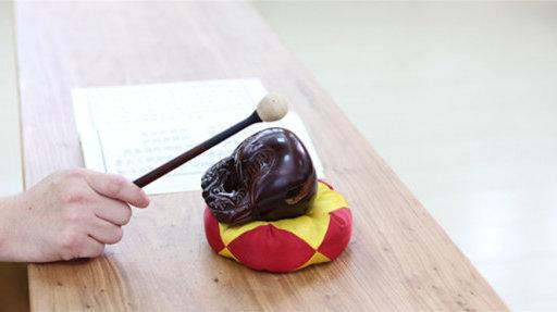 慈悲为怀的僧人敲“木鱼”作甚?