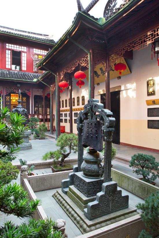 佛教寺院为何有不同大小的钟?