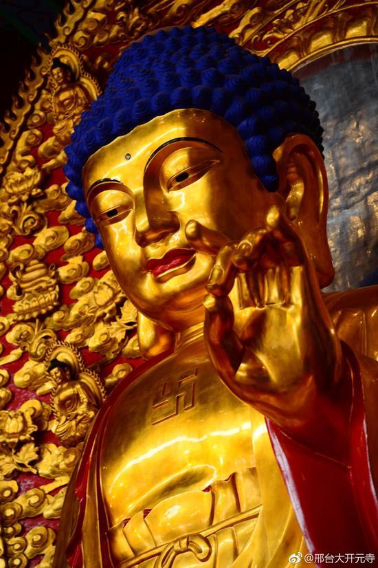 腊月初八,是佛陀经过六年苦行,在菩提树下觉悟成道的纪念日。
