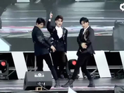 视频：2018粉丝嘉年华 十二星宿火之猎者表演《燃烧吧，拳头》