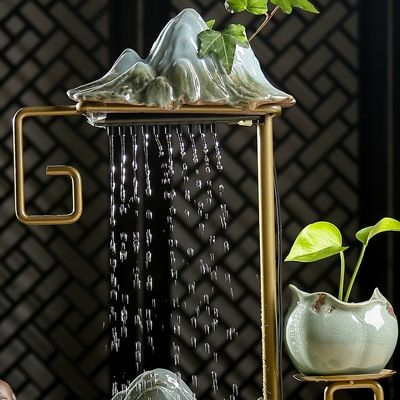 越来越多的有钱人家择创意流水摆件，寓意财源茂盛，来年大展宏图
