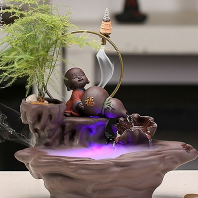 越来越多的有钱人家择创意流水摆件，寓意财源茂盛，来年大展宏图