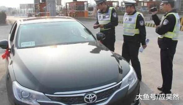 交警查车时忘带驾照怎么办? 交警: 有这个就不算“无证驾驶”!