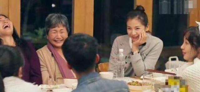 宁静吐槽花少2的人太会演，这已经是她第二次公开处刑花少2的人了