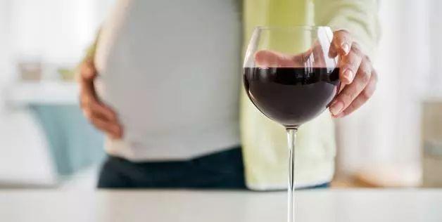 孕妇喝红酒是好是坏？到底能不能喝！