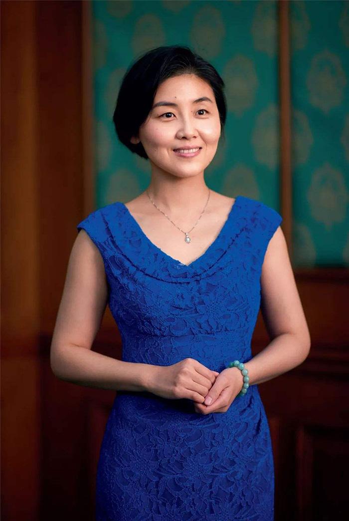 她是清华大学最美的女博士，被评选为“中国科学之星”，很牛逼！