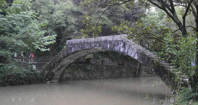 桂林灵渠流淌千年焕发活力，世界古代水利建筑明珠！