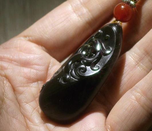 墨、碧玉墨 墨玉、黑碧玉的区别方法-琢艺轩和田玉移动版