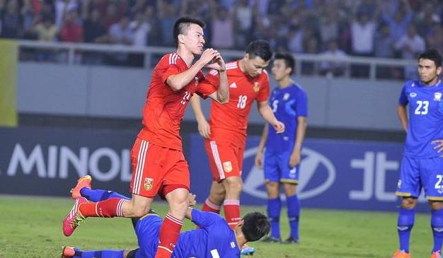 国足3-0泰国队回顾：张呈栋造乌龙主帅依旧不满，对手无人可换