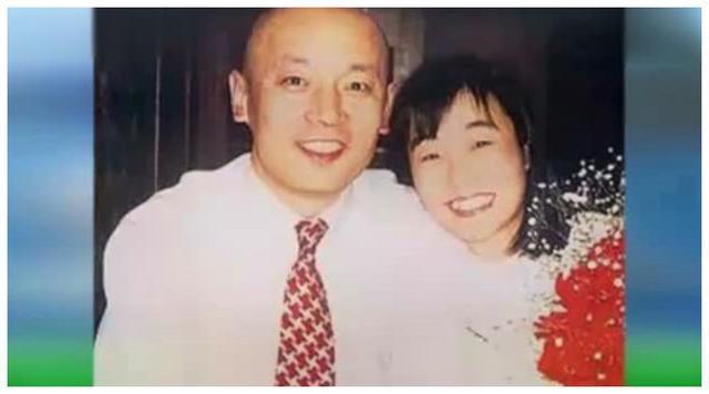 葛优隐藏20年的老婆终曝光，邋遢得像个保姆一样，却宠了她20多年