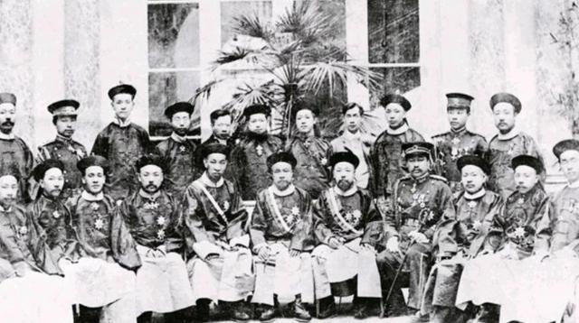 rarebookkyoto S398 朝鮮 統監府 聘普通学校教師合影 伊藤博文