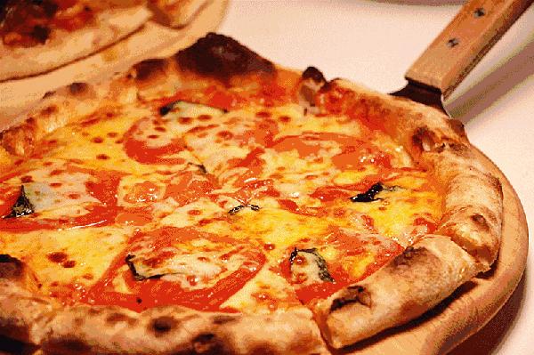 披萨营养热量测评，我们最推荐的是这种披萨