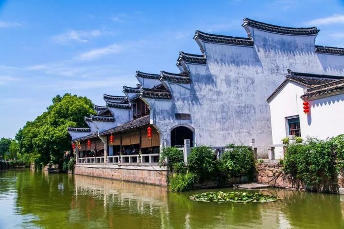 <a href='http://travel.sina.com.cn/suzhou-lvyou/?from=b-keyword' ><em>苏州</em></a>有座古镇很特别,这里有姚明难忘的童年生活