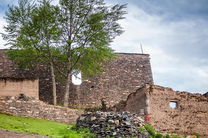 双11别只顾着买买买,听说这里全境景区永远不收门票,就先去<a href='http://travel.sina.com.cn/yushu_tongtianhe-lvyou/?from=b-keyword' >通天河</a>畔的千年古村看看吧