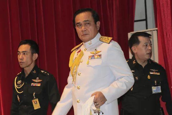 泰国娱乐圈女王也玩“人设”？皇家公主的梦一日破灭！