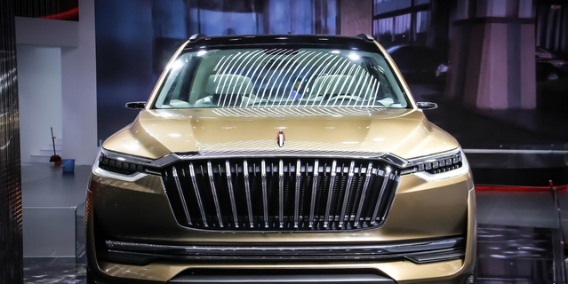 红旗全新SUV亮相车展 网友：比特斯拉前卫