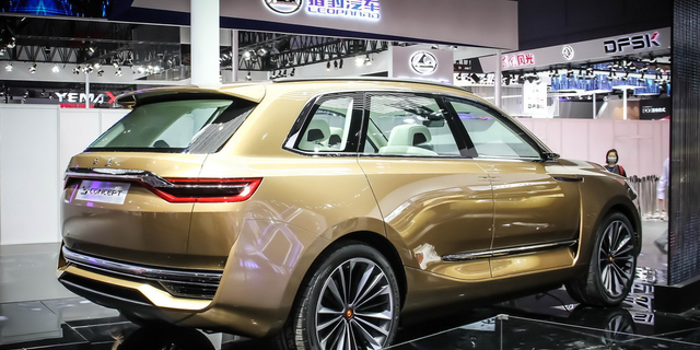 红旗全新SUV亮相车展 网友：比特斯拉前卫