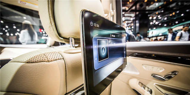 首发实拍奔驰新款S级