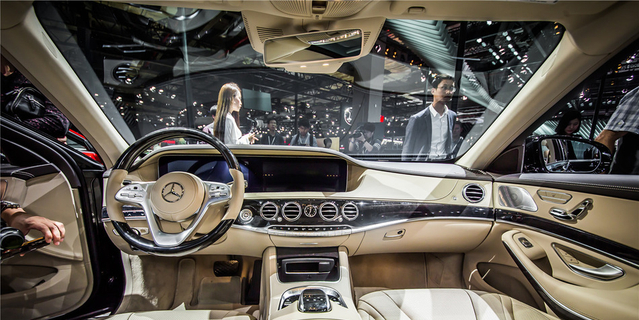 首发实拍奔驰新款S级