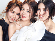 组图：安以轩宣布5日结婚 与闺蜜拍婚纱照甜蜜幸福