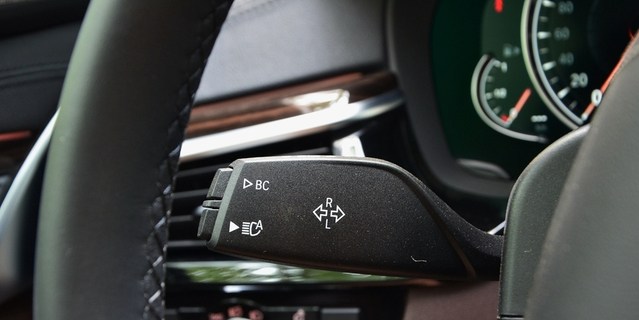 2018款宝马5系2.0T自动530Li尊享型豪华套装