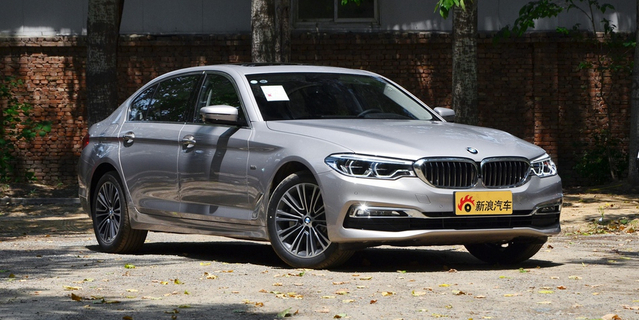 2018款宝马5系2.0T自动530Li尊享型豪华套装