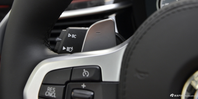 2018款宝马5系2.0T自动530Li尊享型 M运动套装