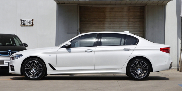 2018款宝马5系2.0T自动530Li尊享型 M运动套装