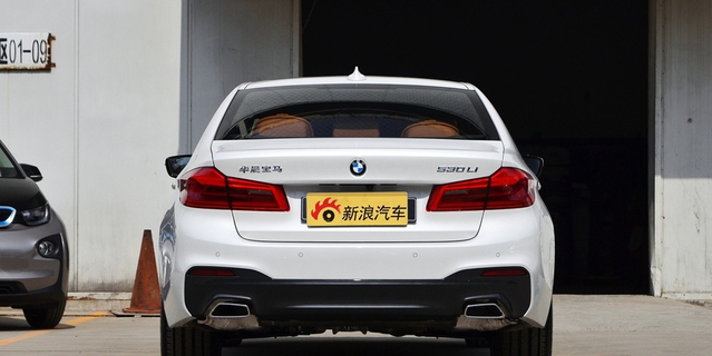 2018款宝马5系2.0T自动530Li尊享型 M运动套装
