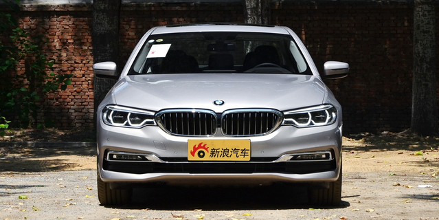 2018款宝马5系2.0T自动530Li尊享型豪华套装