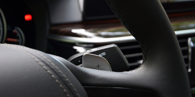 2018款宝马5系2.0T自动530Li尊享型豪华套装