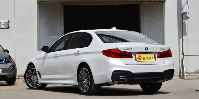2018款宝马5系2.0T自动530Li尊享型 M运动套装