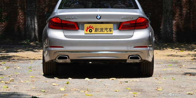2018款宝马5系2.0T自动530Li尊享型豪华套装