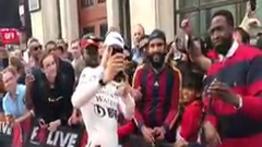 视频-奥康与伦敦市民零距离