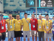 孙杨的一天：7人保障团队轮番上阵 看着都觉得累